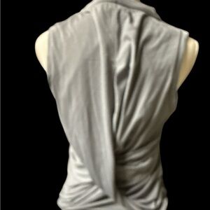 Vineyard Vines NWOT Gray Sleeveless Women's Active Top